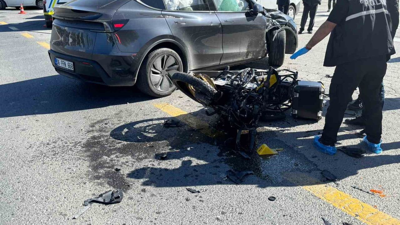 Kavşakta çarpışma: Çankaya'da motosiklet sürücüsü yaşamını yitirdi