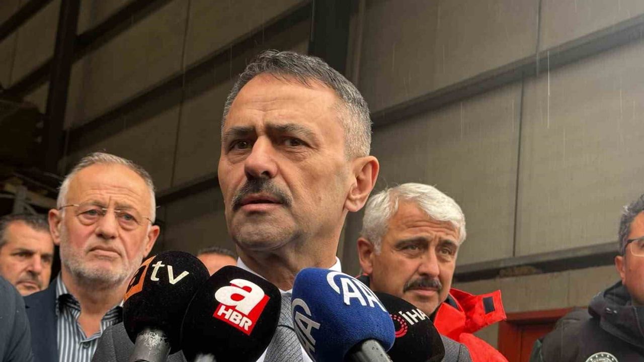 Kayıp muhtarın arama çalışmaları aracın düştüğü noktadan denize kadar sürüyor