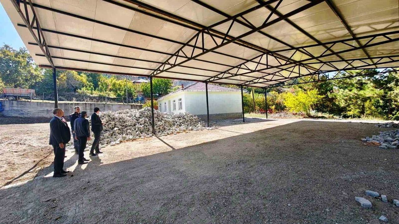 Kaymakam Atam'ın köy turu: yapım işleri takvim doğrultusunda ilerliyor