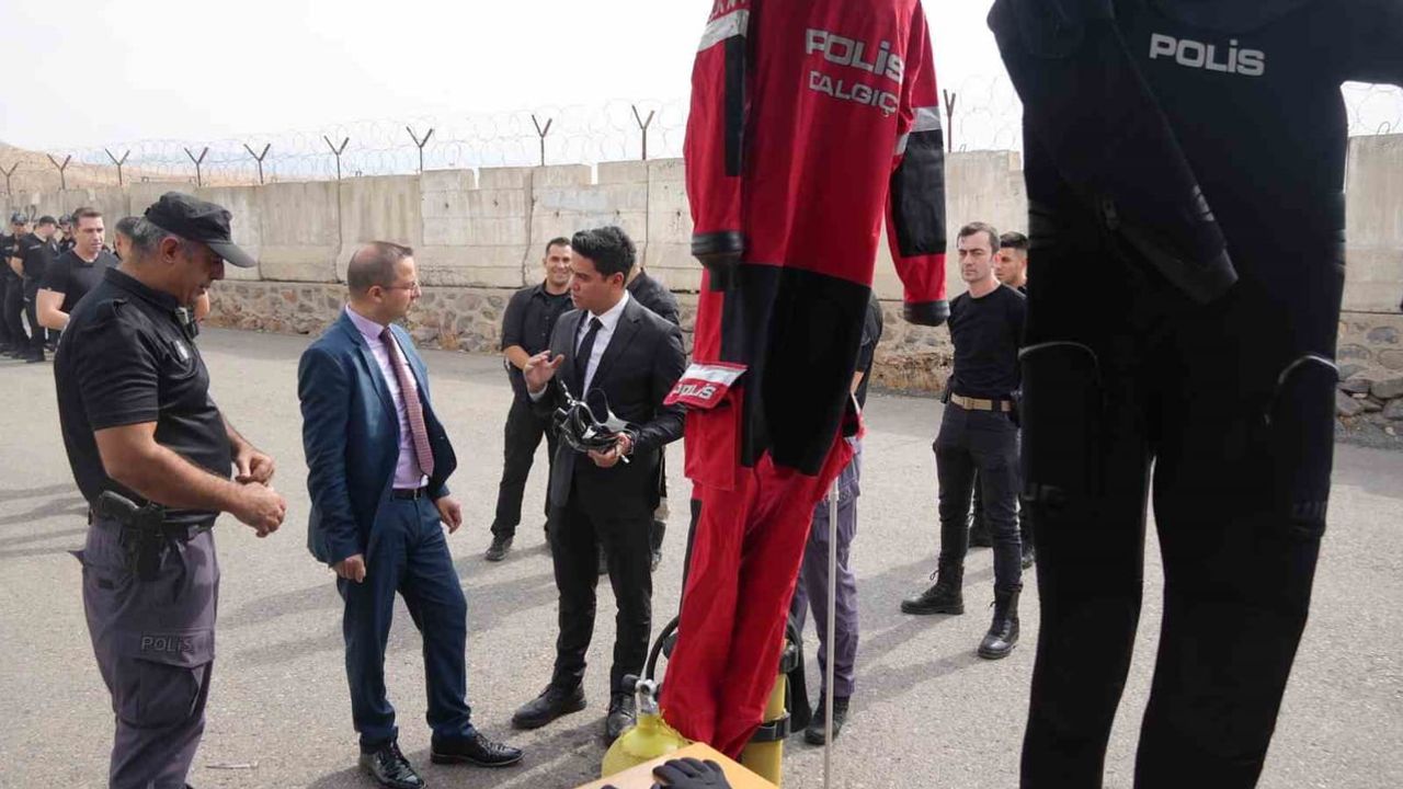 Kaymakam Baycar su üstü ve su altı arama-kurtarma çalışmalarını yerinde değerlendirdi