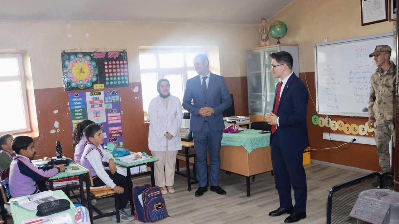 Kaymakam Sakızcı Akçakale İlkokulunda öğrencilerle bir araya geldi