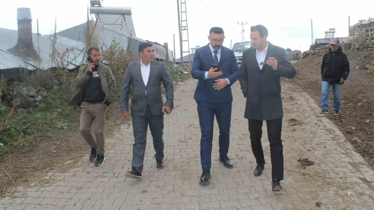Kaymakam Semiz kırsal yol çalışmalarını yerinde inceledi