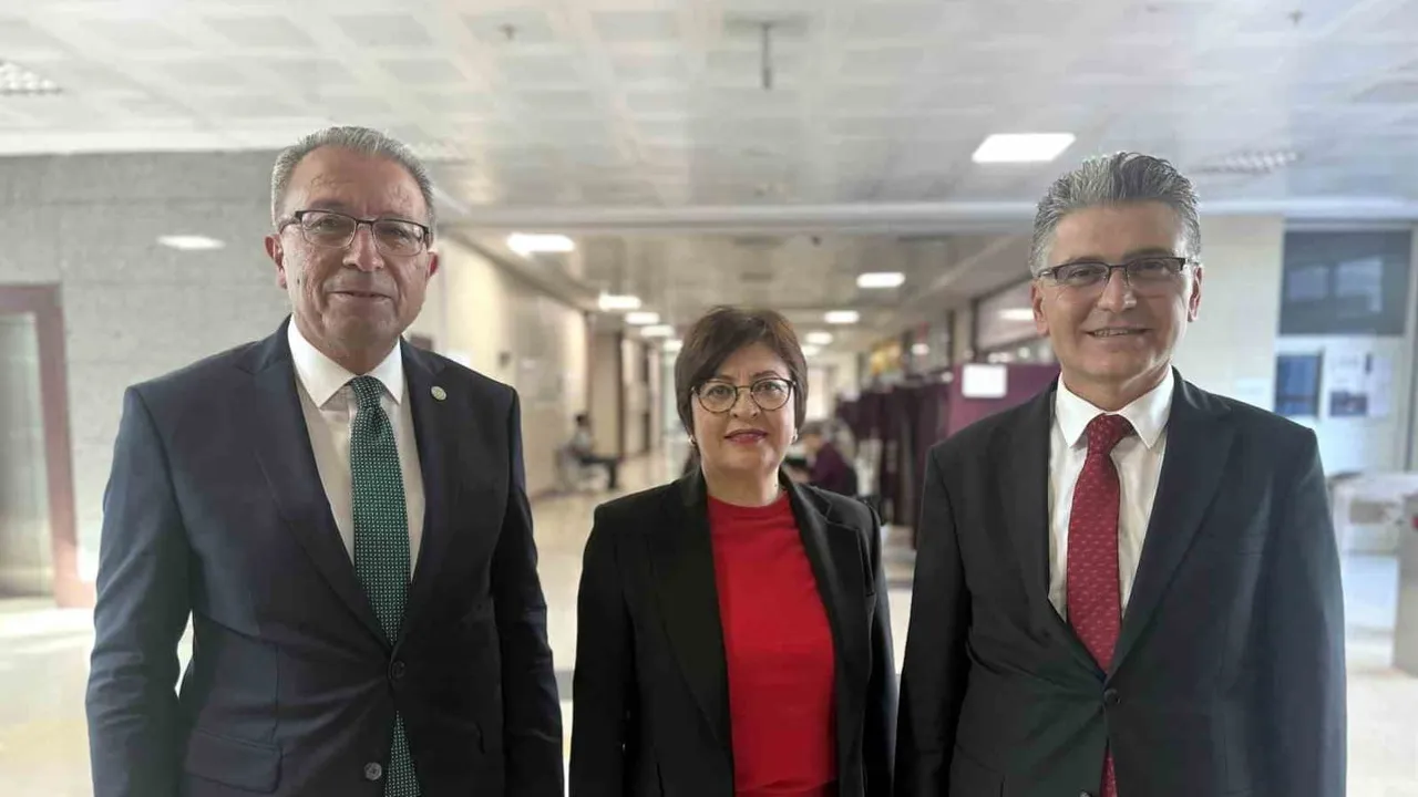 Kayseri barosu'nda güven tazeleyen başkan: Murat Tolga Özsoy yeniden seçildi
