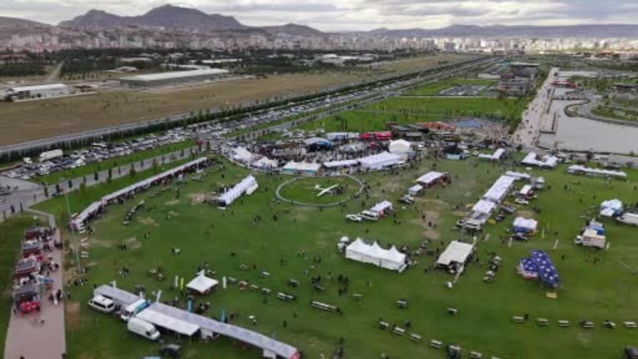 Kayseri bilimi ve gökyüzünü buluşturdu: 8’inci BİLİMFEST kapılarını açtı