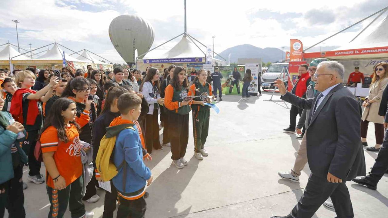 Kayseri'de gençlere ilham veren bilim festivali başladı