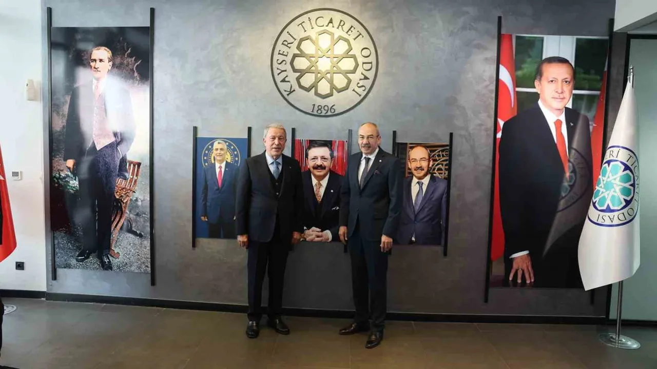 Kayseri'de ticaret odağı: bakan ve kent yöneticilerinden KTO'ya tebrik ziyareti