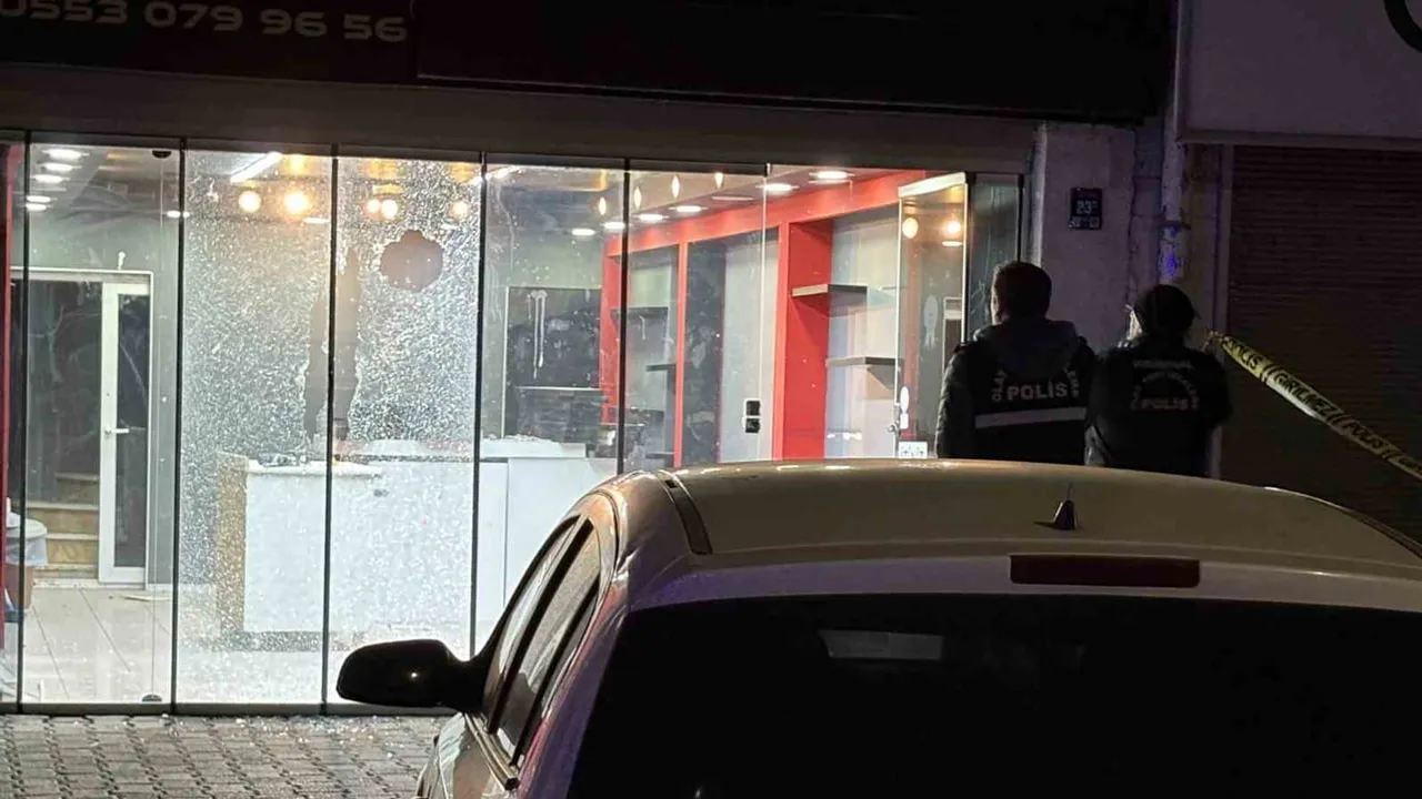 Kayseri'de uyarı yapıp ardından ateş açtılar: çiçekçi dükkanı hedef oldu