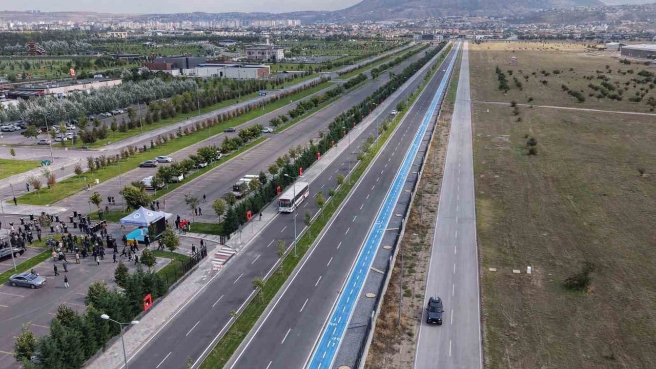 Kayseri’nin havacılık mirası caddeye taşındı: Hava İkmal 100. Yıl Caddesi