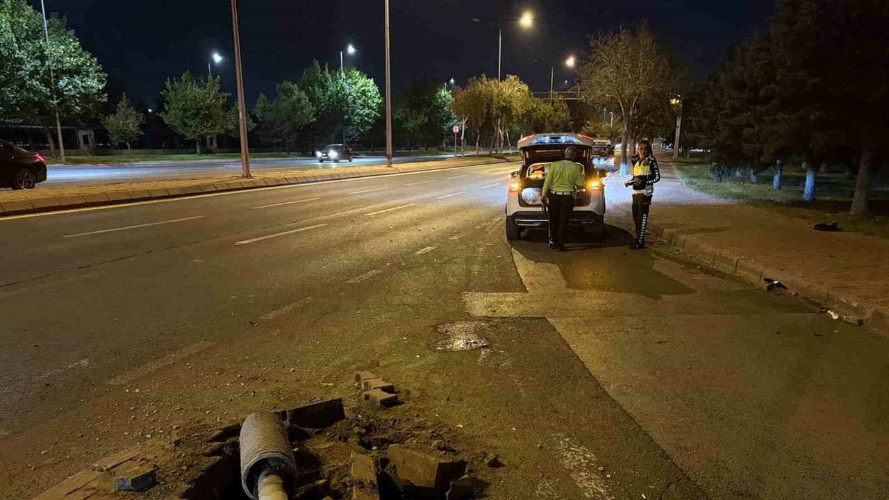 Kayseri Talas Bulvarı'nda çarpışma: motosiklet sürücüsü hastanede yaşamını yitirdi