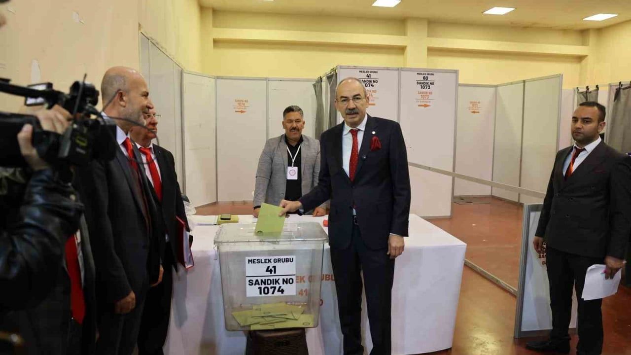 Kayseri ticaret odasında güçlü çoğunluk: 61 komiteden 60'ı Ömer Gülsoy'un