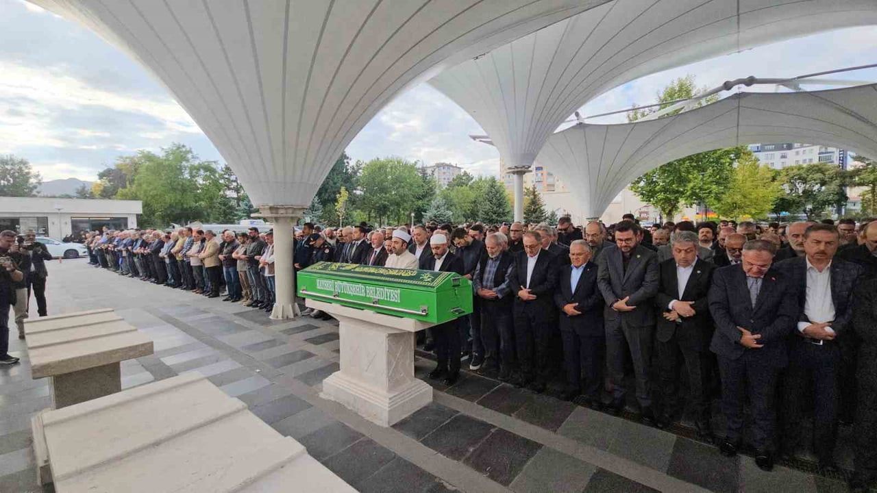 Kayseri toplumu İYC başkanı Oğuz Memiş'e veda etti