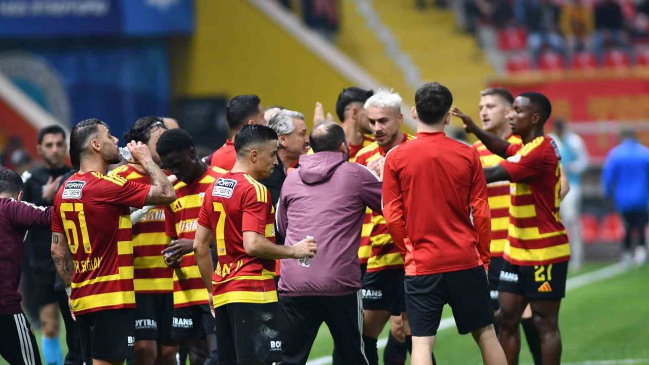 Kayserispor son dakika golüyle Manisa FK'yı 3-2 yendi