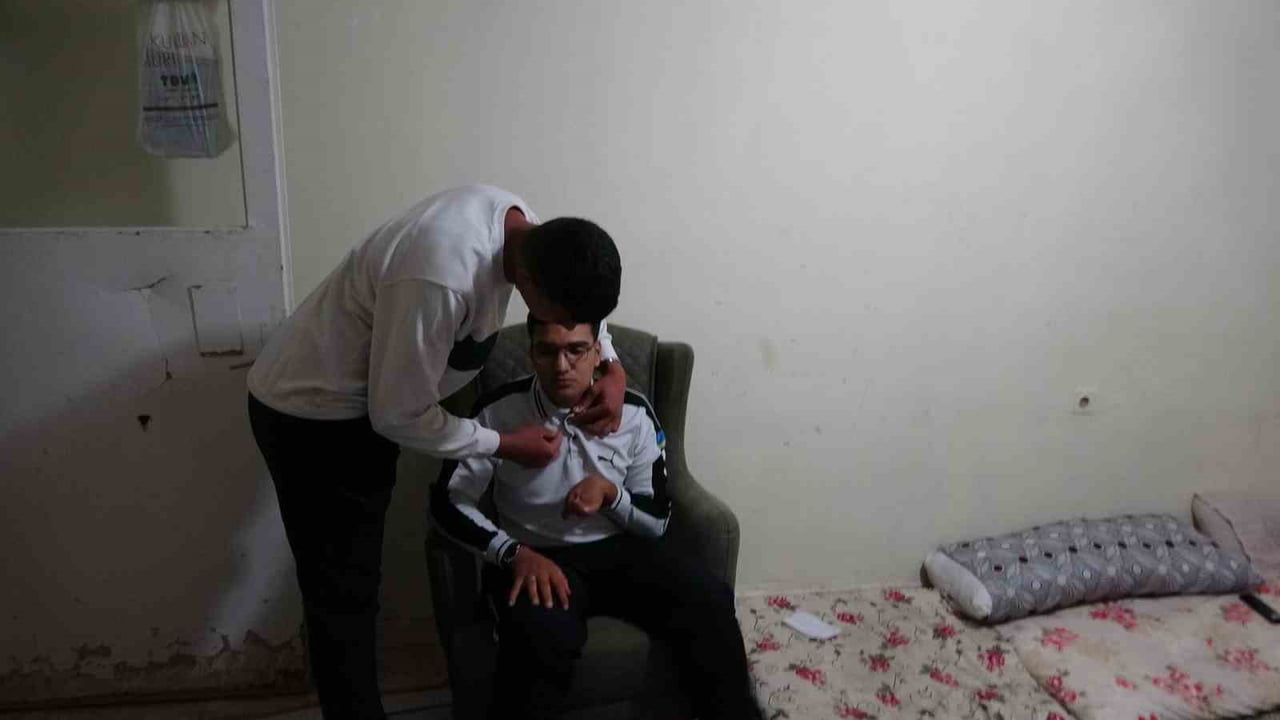 Kaza sonrası beş parmağını kaybeden işçi 8 aydır iş arıyor