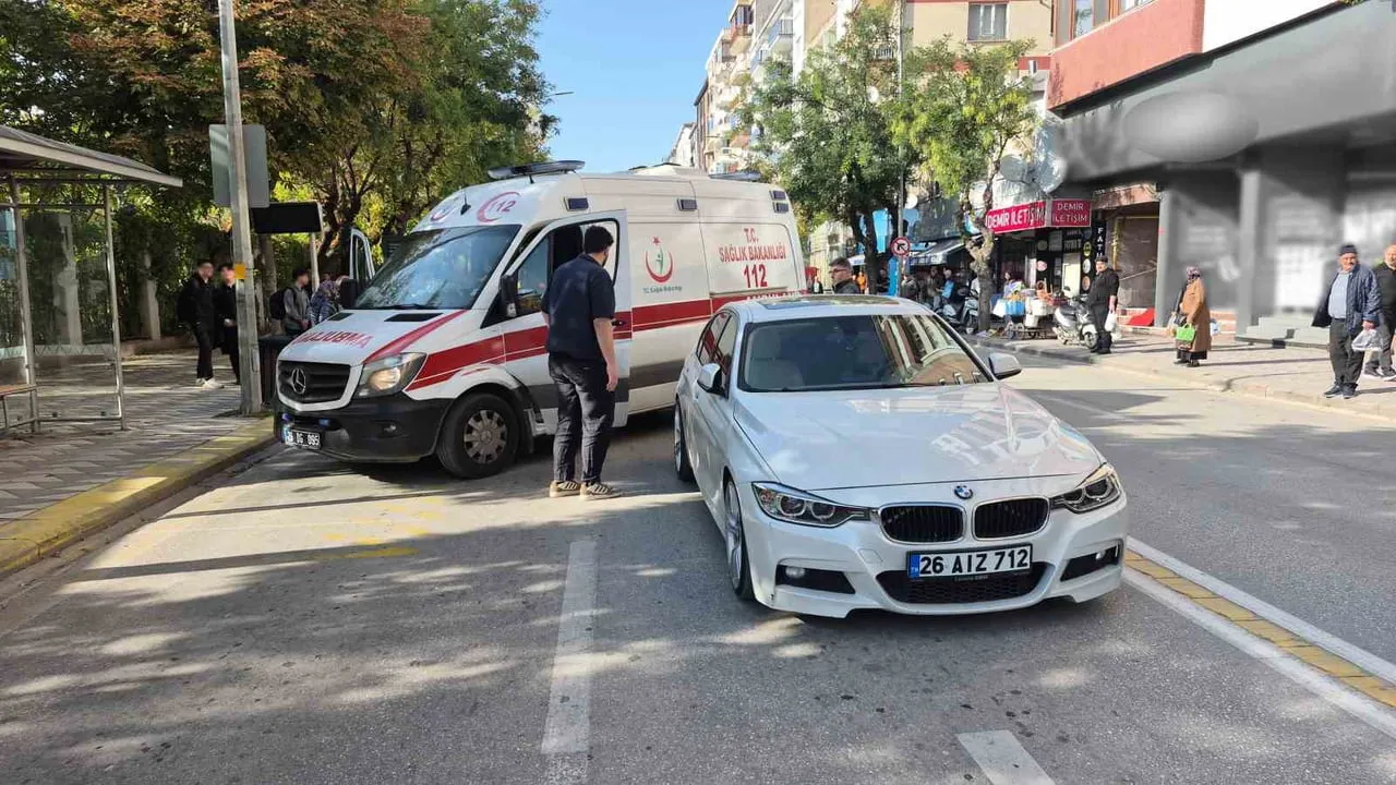Kaza sonrası panikte bile yardım eden sürücünün tutumu dikkat çekti