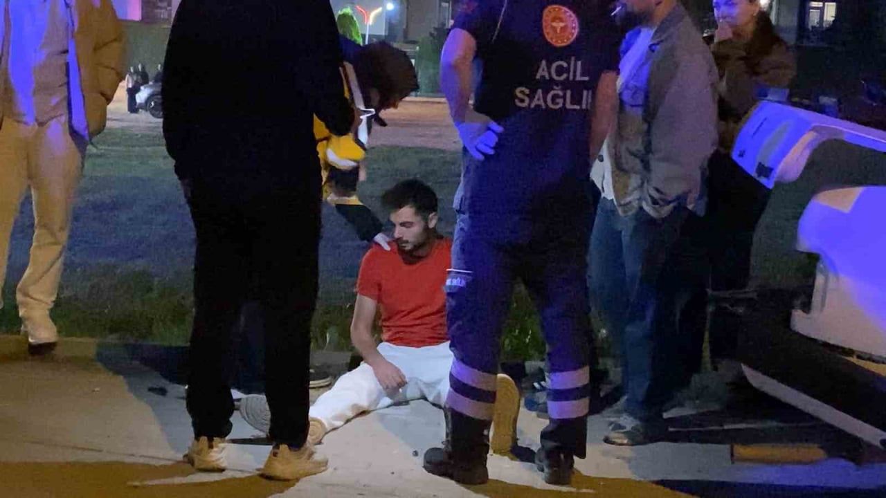 Kazada hastanede doğum günü: tekerlekli sandalyede mumları söndürdü