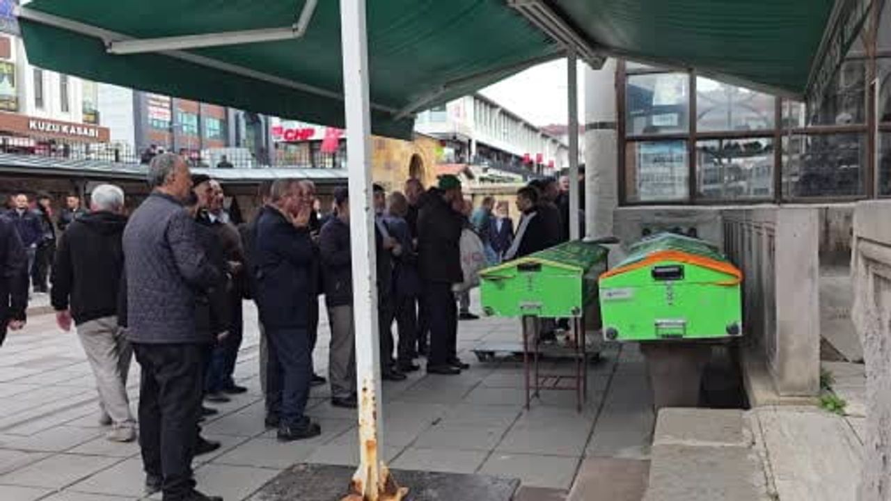 Kazada hayatını kaybeden anne ve iki evladı Yozgat’ta son yolculuğuna uğurlandı