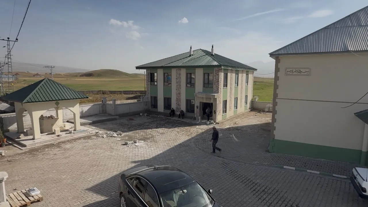 Kazanbey Köyü’nde cami bahçesinden doğan külliye: imeceyle örülen dayanışma