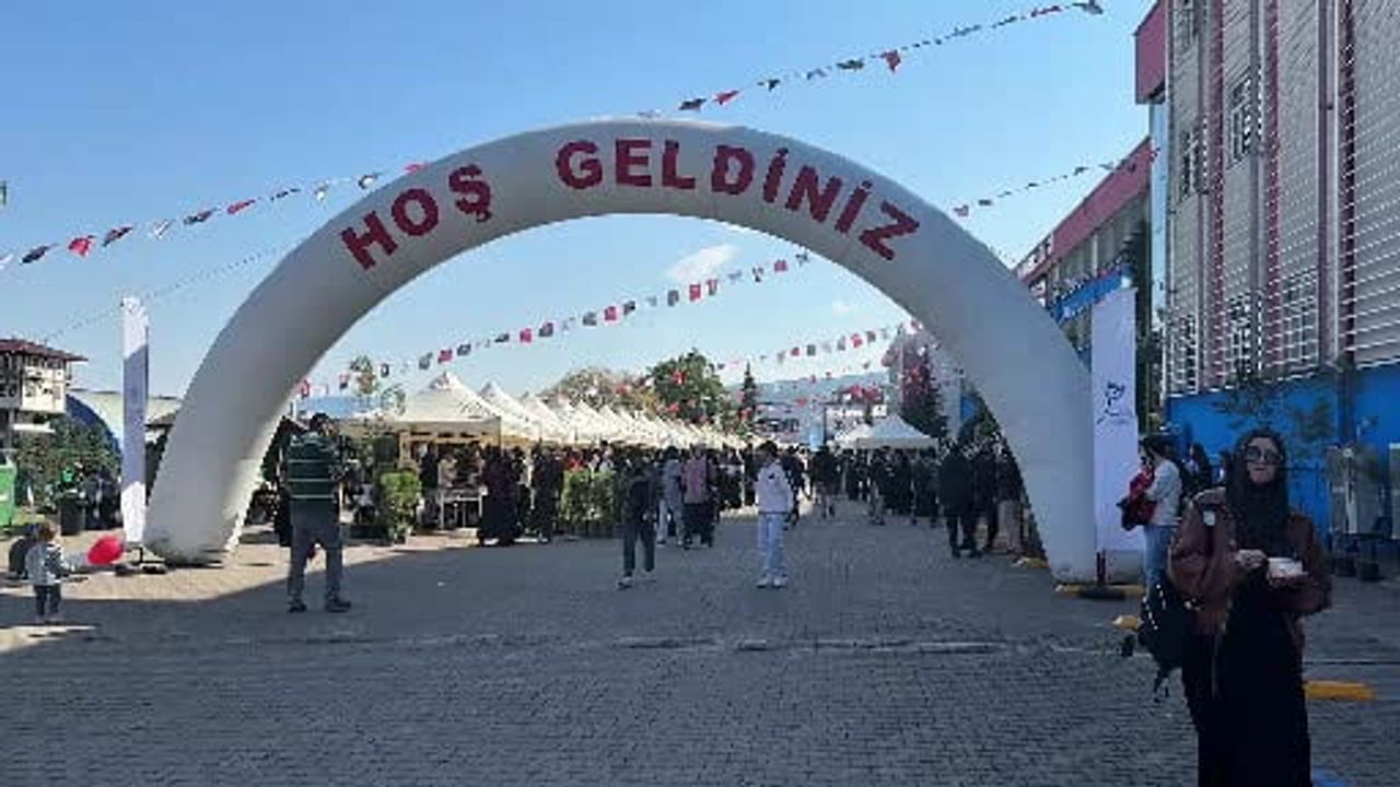 KBÜFEST'te 81 ilin kültürleri Karabük'te buluştu