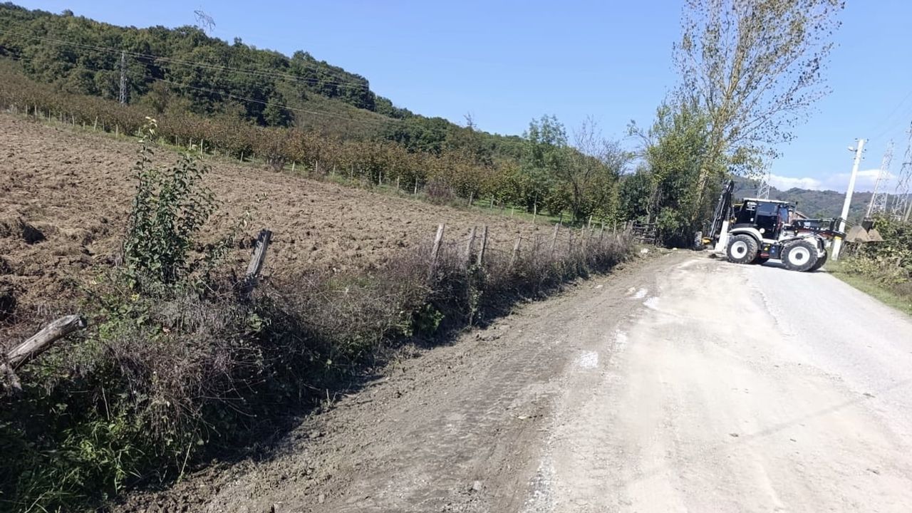 Kemerkasım’da yol altyapısını korumaya yönelik beton v kanal tamamlandı