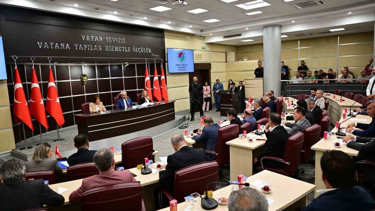 Kepez'de yoğun meclis: yaşlılık festivali, şehit park adları ve bütçe süreci
