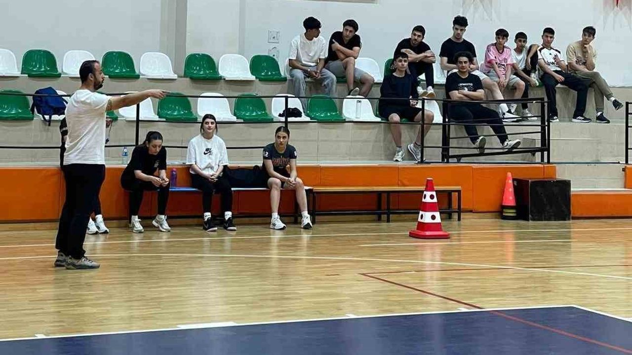 Kestel Belediyesi'nin besyo kursu gençlerin spor bilimleri kapısını araladı