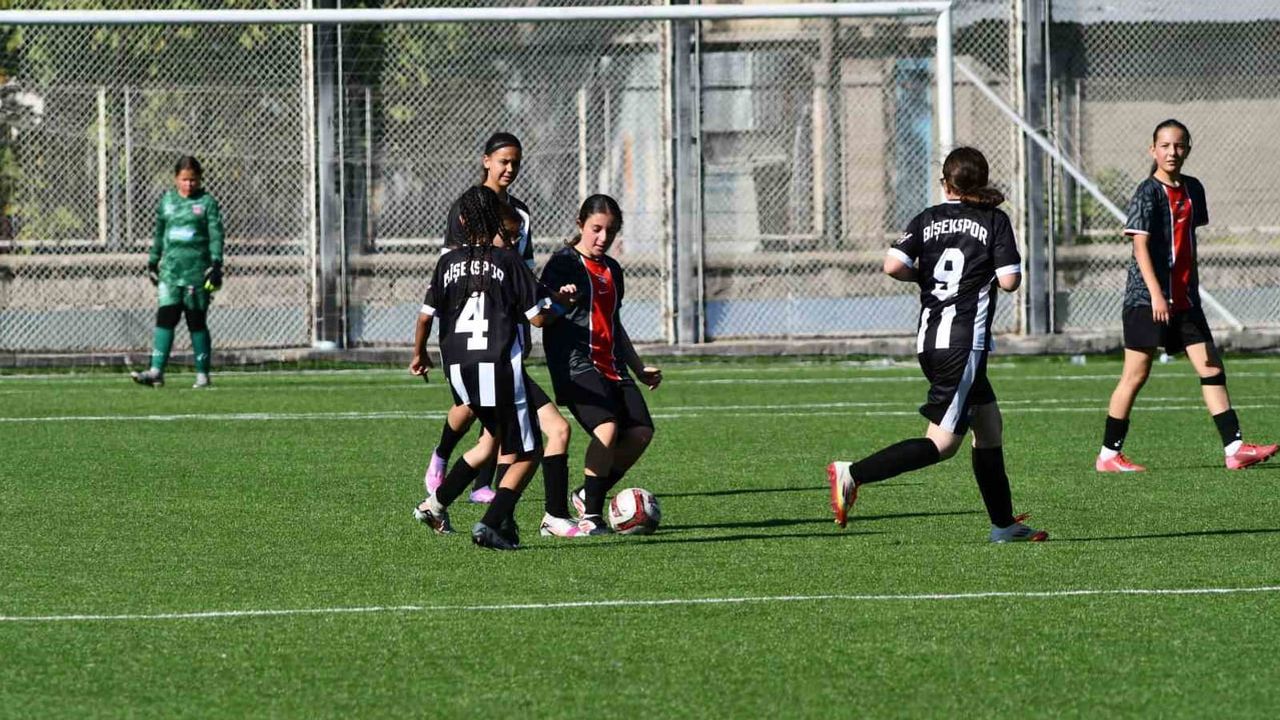 Kılıçaslan yıldızspor, 7-3’lük galibiyetle grupta güç gösterisi yaptı