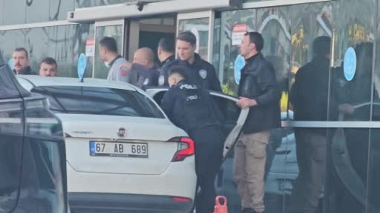 Kilimli'de boşanma tartışması kanlı bitti: eşi ve müdahale eden genci vuran zanlı ormanda yakalandı