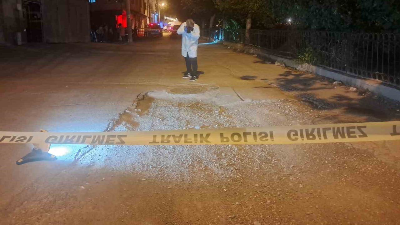 Kilis'te işaretlenmemiş rögar kapağı kazaya yol açtı: sürücü ağır yaralandı