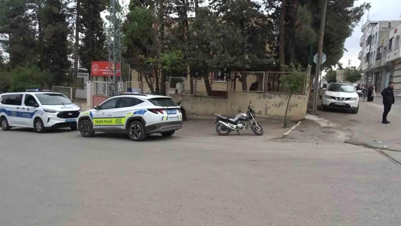 Kilis'te otomobil ve motosiklet çarpıştı: iki kişi hastaneye kaldırıldı