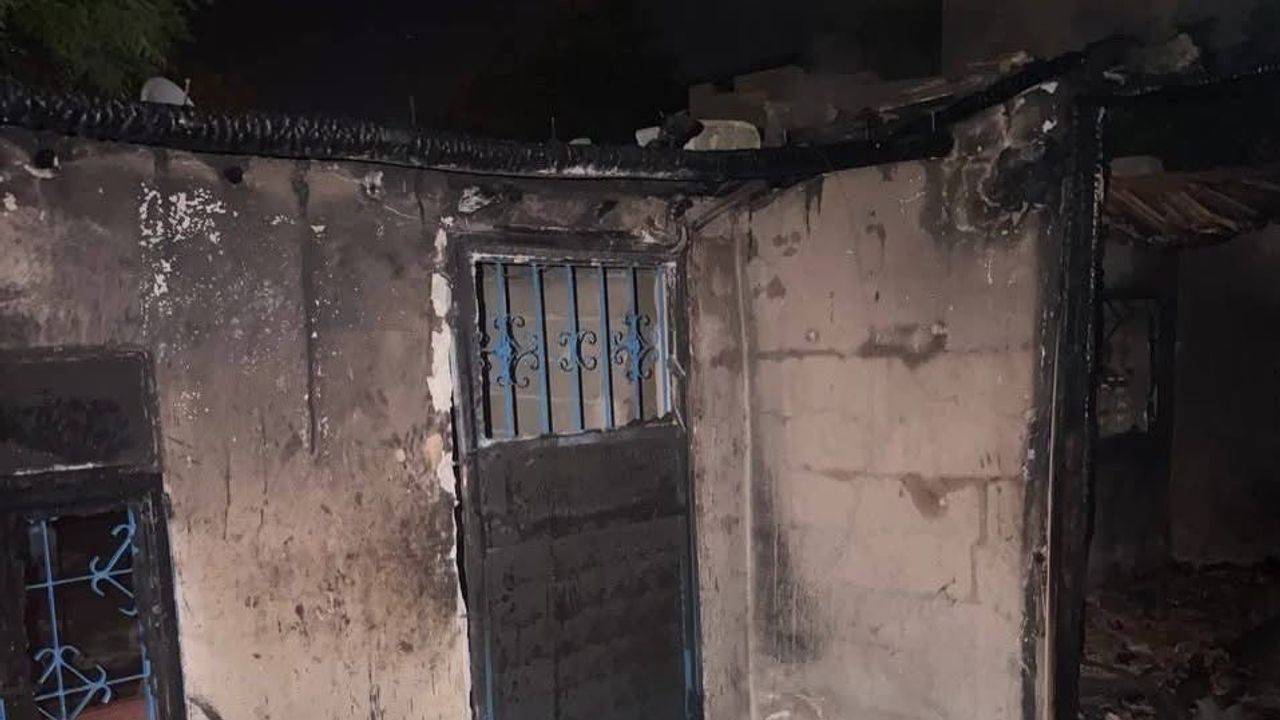 Kırıkhan'da müstakil ev yangını kullanılamaz hasar bıraktı
