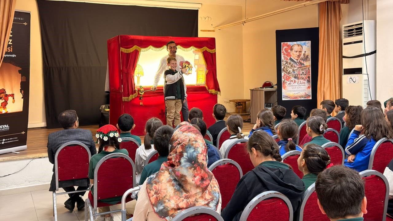 Kırsal okullarda Karagöz ve Hacivat ile çevre, sağlık ve aile eğitimi