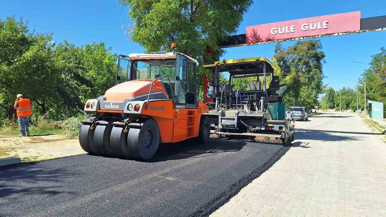 Kırsal ulaşım güçleniyor: Erzincan’da 142 kilometrelik yol yenilendi