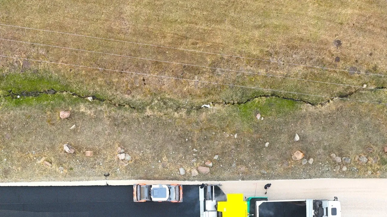 Kırsal yollar için yerli üretim: Ağrı'da yeni asfalt plentinden ilk serim yapıldı