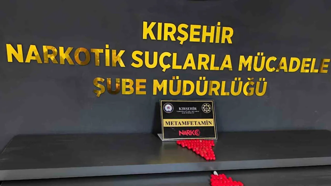 Kırşehir'de 100 kapsülde 731,42 gram hap ele geçirildi, iki şüpheli tutuklandı