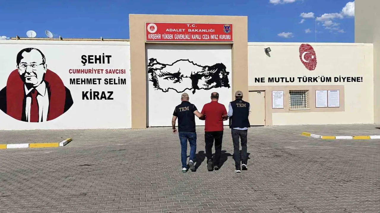 Kırşehir'de 2019'dan beri aranan FETÖ şüphelisi yakalandı ve tutuklandı