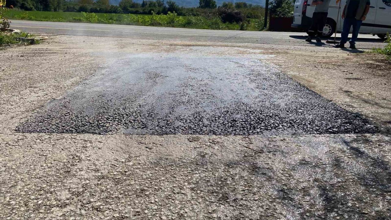 Kışa hazırlık: Çalıcuma köyünde yol yüzeyleri yenileniyor