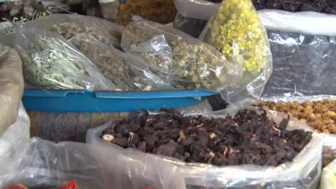 Kışa hazırlık: Gaziantep'te aktarlarda doğal karışımlara ilgi arttı