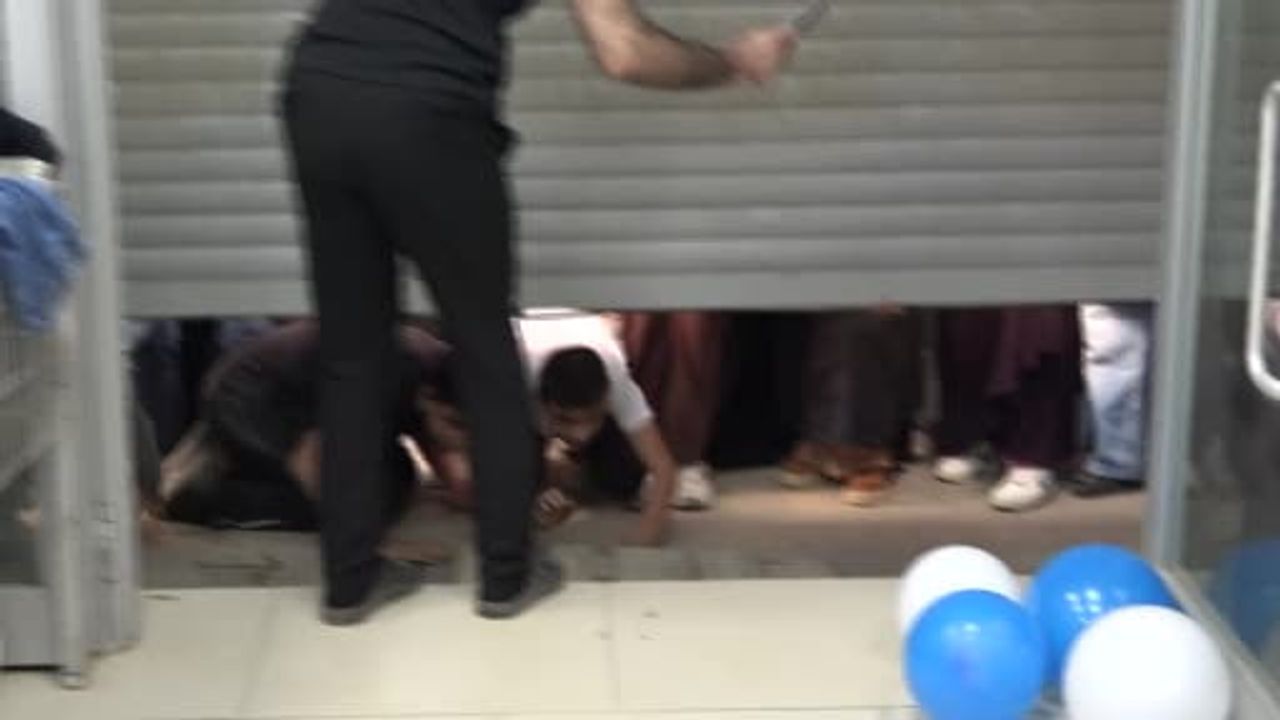Kısa süreli indirim kuyrukları: Kahramanmaraş'ta mağaza açılışında izdiham