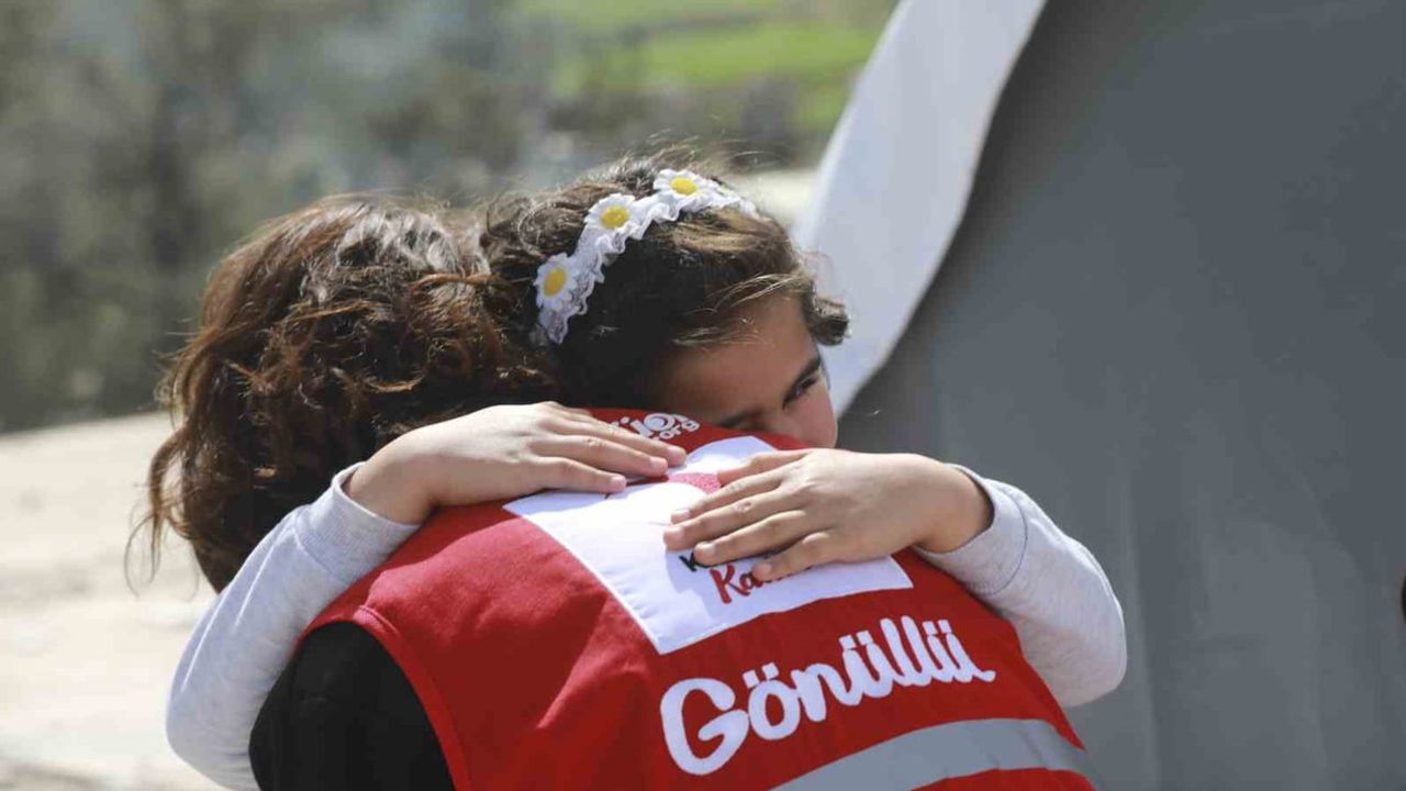 Kızılay’ın gönüllü ordusu yarım milyona ulaştı: gençler ve kadınlar önde