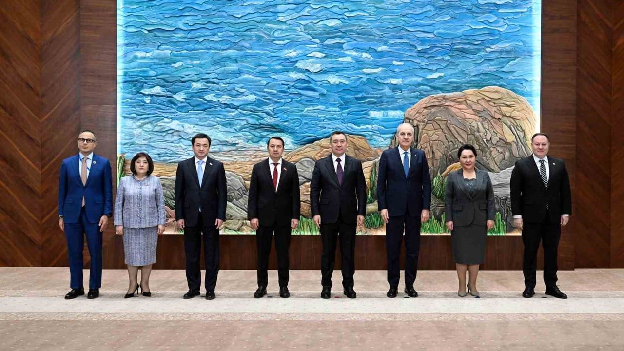 KKTC meclis başkanı TÜRKPA aile fotoğrafında parlamenter liderlerle buluştu