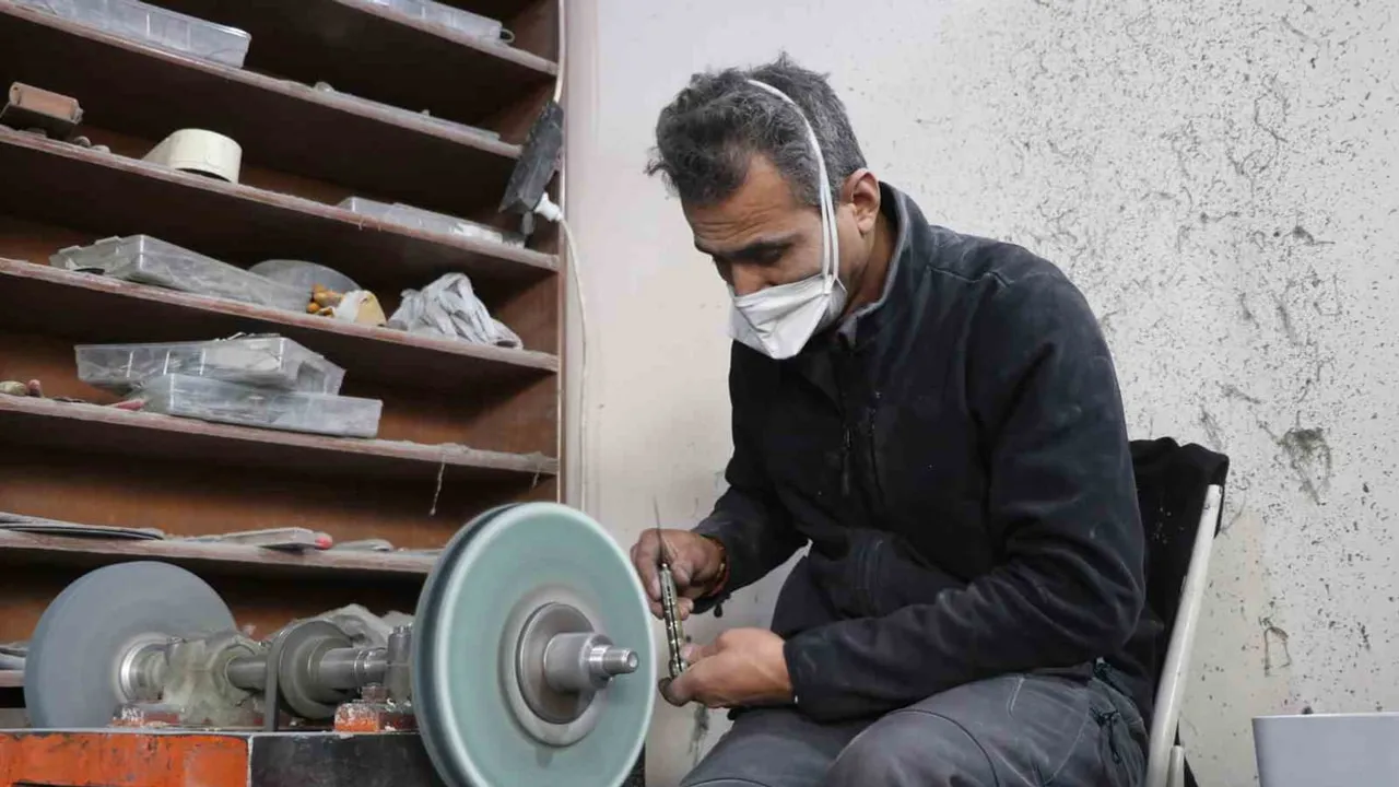 Koç boynuzları 30 yıl sonra Sivas bıçağında koleksiyonluk formda hayat buldu