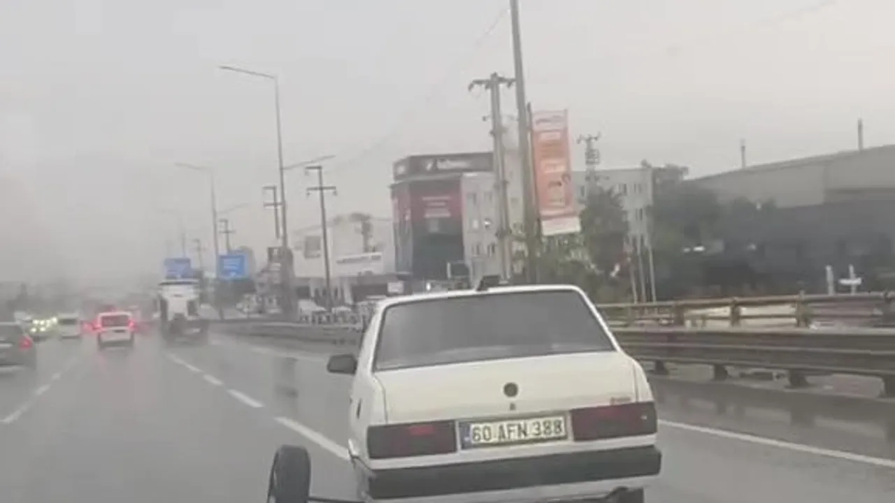Kocaeli'de aks demiri kırılınca arka tekerlek yola savruldu