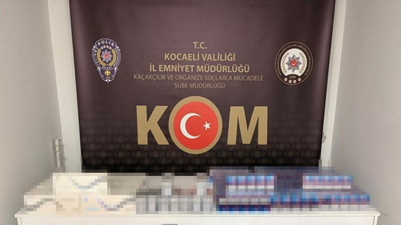 Kocaeli'de araçta kaçak sigara operasyonu: bin 410 paket ve 90 paket elektronik sigara tütünü ele geçirildi
