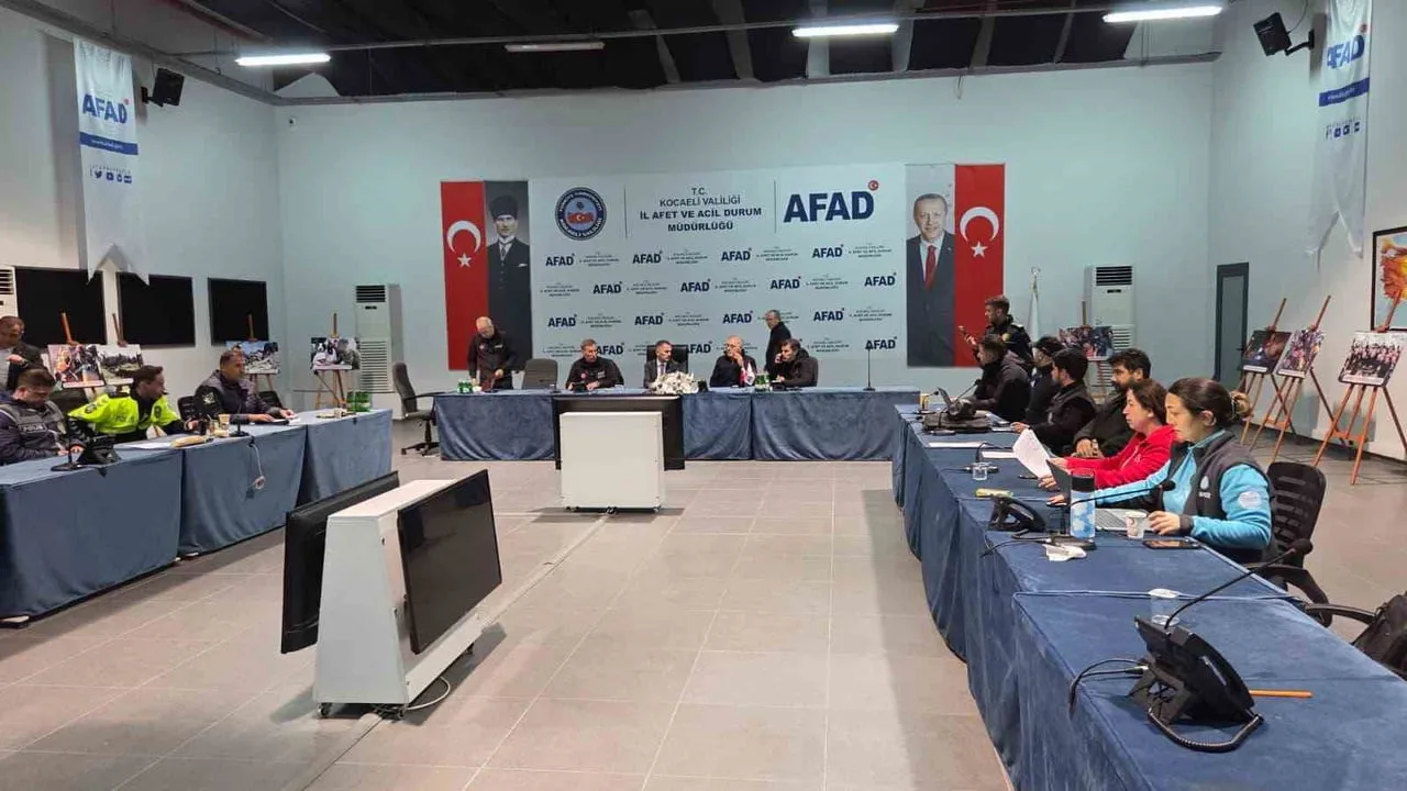 Kocaeli'de sağanak için önlemler valilik koordinasyonunda güçlendirildi
