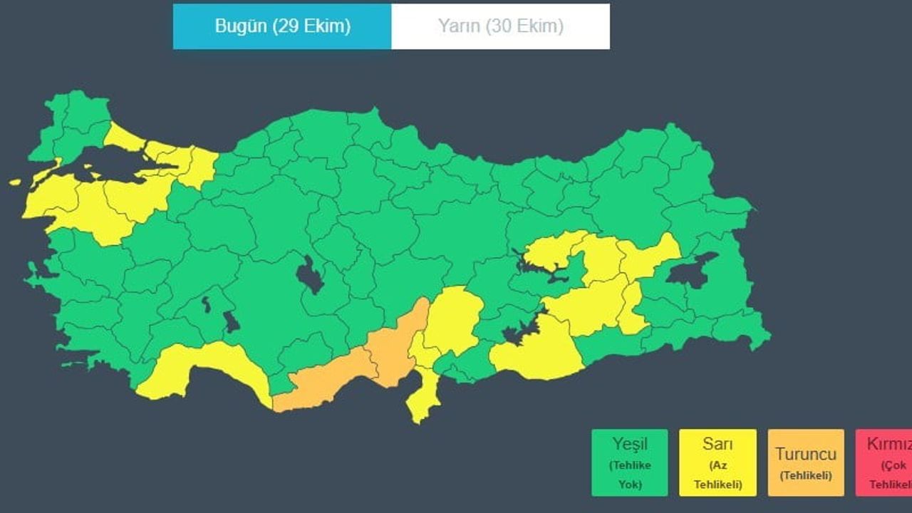 Kocaeli'de yağış uyarısı nedeniyle cumhuriyet bayramı fener alayı iptal edildi
