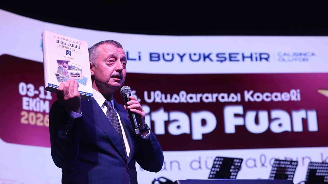 kocaeli kitap fuarı kağıttan dünyaların keşfi sloganıyla açıldı