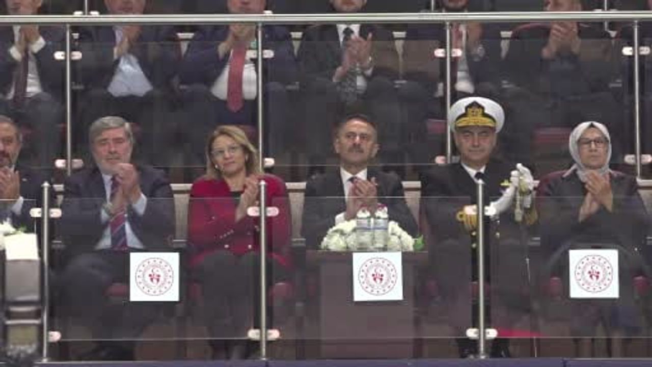 Kocaeli'nde cumhuriyet coşkusu mehter ve halk oyunlarıyla taçlandı