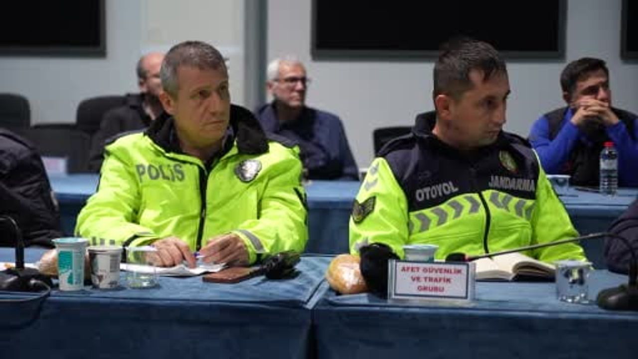 Kocaeli selinin yaralarını sarmak için hızlı nakdi destek ve saha çalışmaları seferberliği