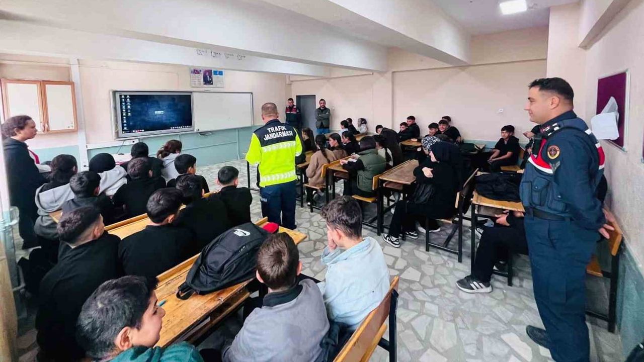 Kocaöz'de küçük dedektifler trafikte güvenliği öğrendi