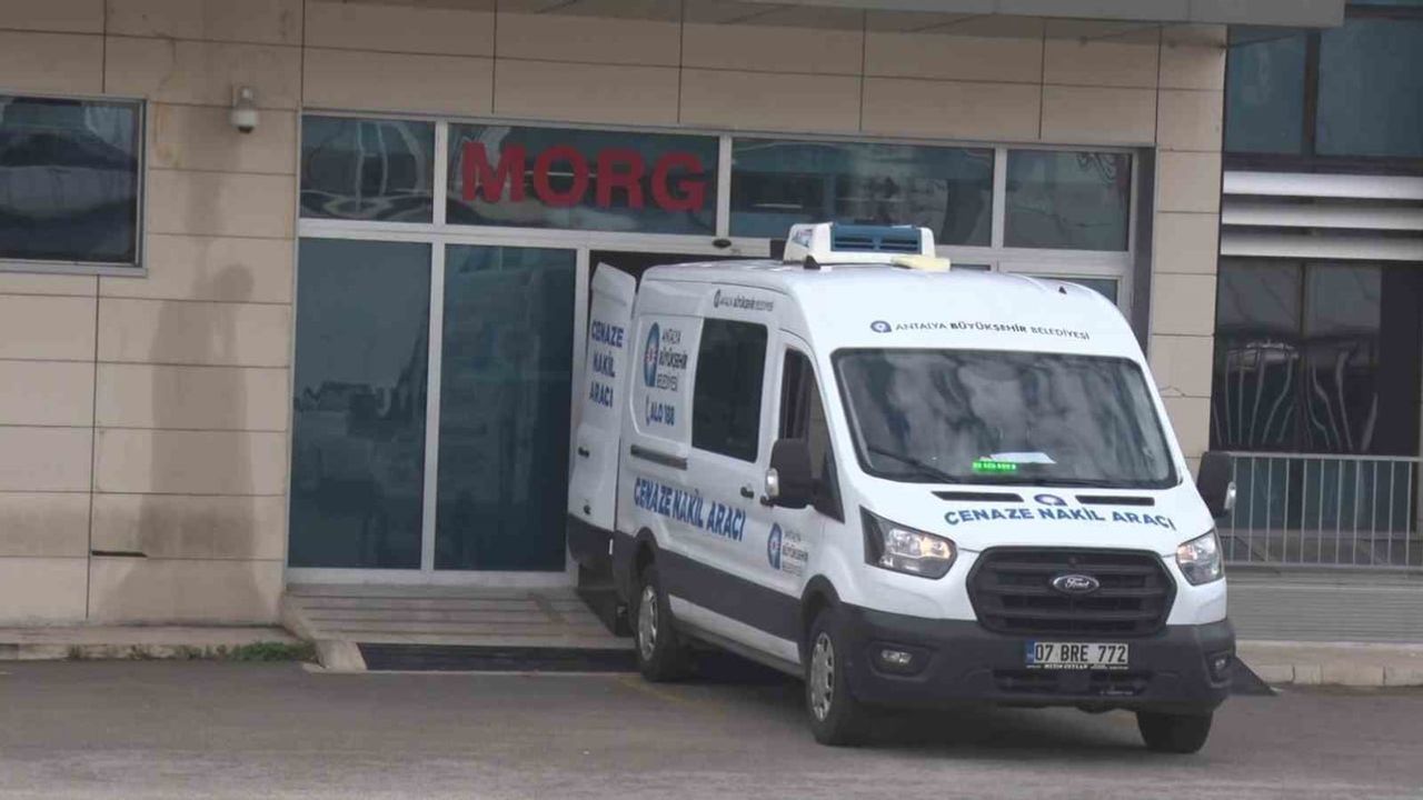 Konteyneri savuran hortum faciasında hayatını kaybeden işçilerin cenazeleri uğurlandı